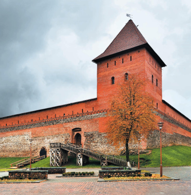 Беларусь. Замкі і людзі